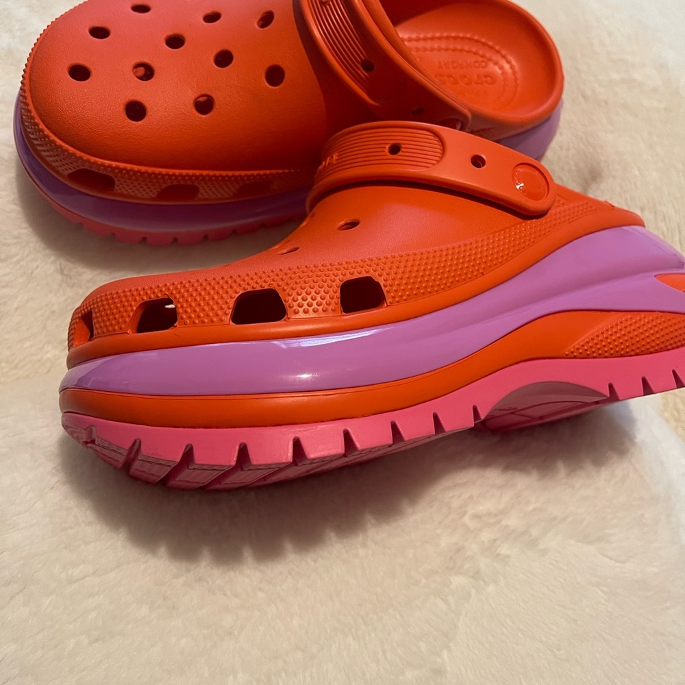 CROCS Kids Water Shoes in Orange and Pink